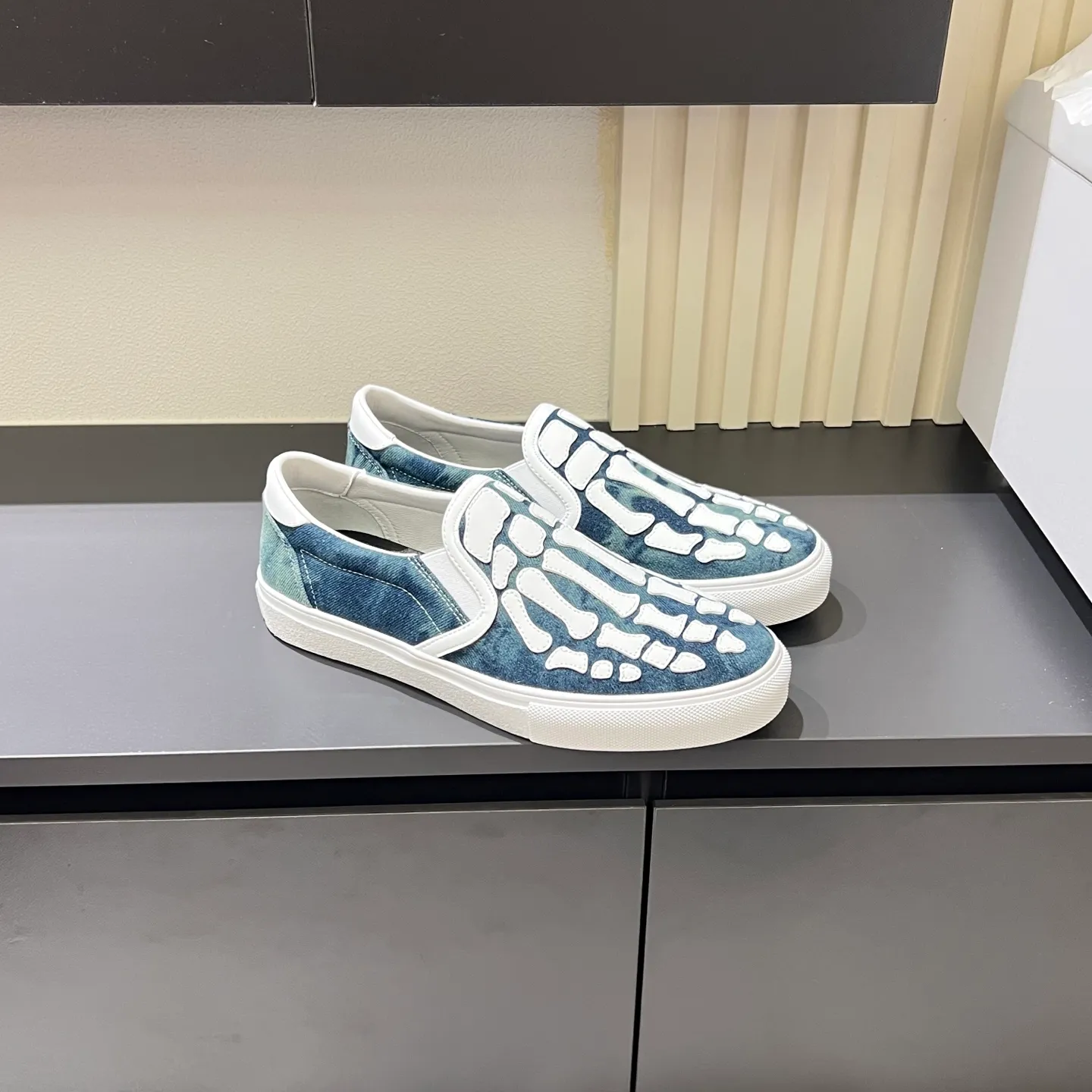 Men's shoes 💰p420, amiri The top purchasing agent for bone shoes 🔍🔍 is on sale at the men's counter at the same time. Cowhide is paired with 5D dynamic design style.
